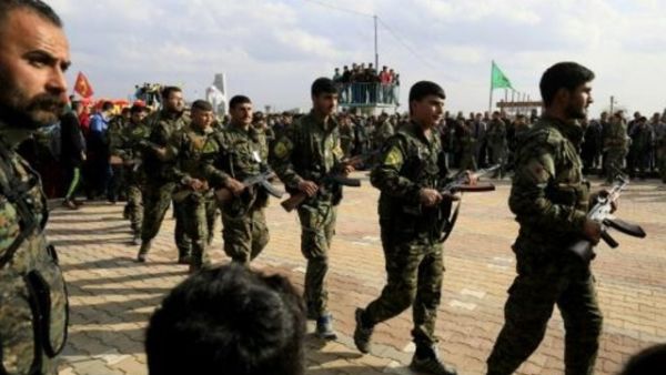 مقاتلون أكراد وعرب يتخلون عن قتال داعش للدفاع عن عفرين

