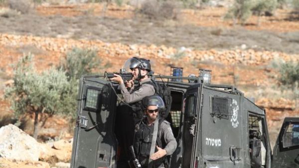 اعتقال ‭20‬ فلسطينيا من قرية قصرة بعد مواجهات مع المستوطنين