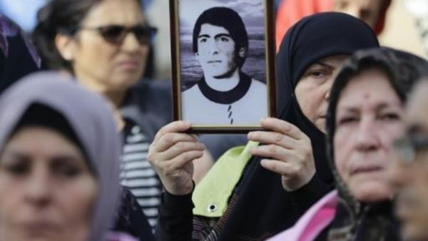 أمهات وأقارب عدد من المخطوفين والمفقودين في الحرب اللبنانية
