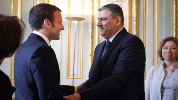 ماكرون يجتمع مع القيادي السوري المعارض رياض حجاب

