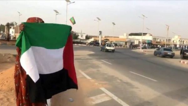 موريتانية تتظاهر وحدها يومياً أمام السفارة الاميركية في نواكشوط