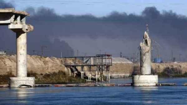 التحالف يقصف جسور الموصل

