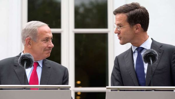 نتانياهو خلال مؤتمر صحافي مشترك مع نظيره الهولندي مارك روتي
