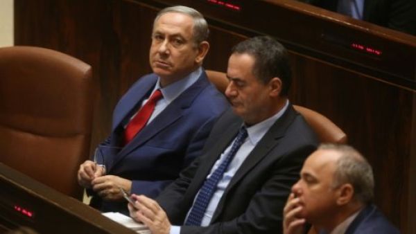 نتانياهو (يسار) في افتتاح الدورة الشتوية للبرلمان في القدس الاثنين
