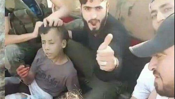 مشهد من فيديو يظهر الطفل الفلسطيني قبل ذبحه