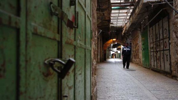 إضراب بالأراضي الفلسطينية دعما للاسرى في سجون إسرائيل