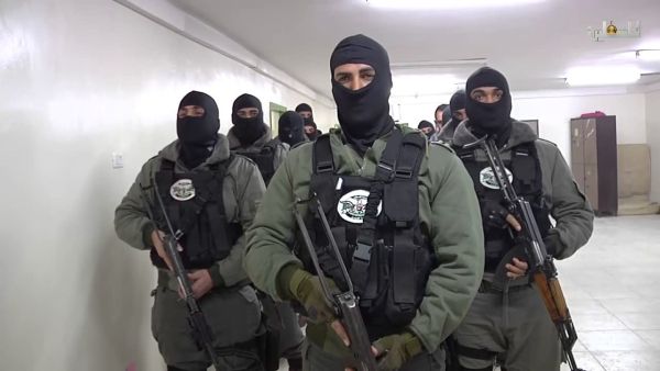عناصر من الامن الوقائي الفلسطيني