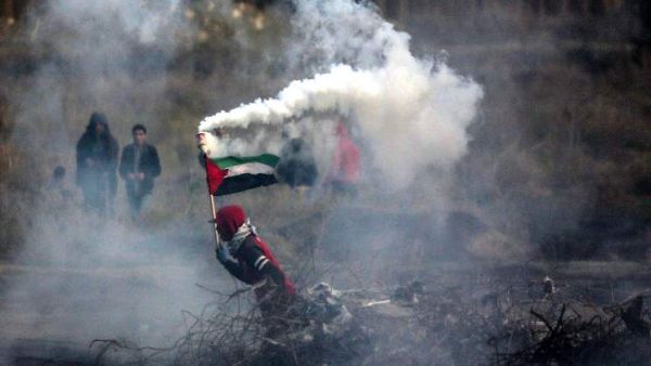 إصابة 50 فلسطينيا بمواجهات مع القوات الإسرائيلية بالضفة