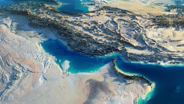 مسؤول سعودي بارز يلمح إلى خطة لحفر قناة على الحدود مع قطر