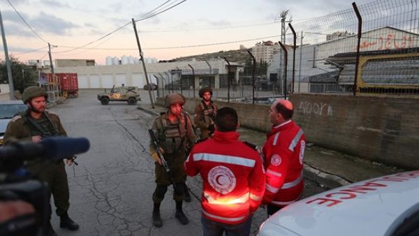 نتنياهو يهدد والجيش والمستوطنون يكثفون هجماتهم بالضفة بعد عملية البيرة
