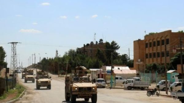 آليات لقوات التحالف الذي تقوده الولايات المتحدة ضد الجهاديين في بلدة الرميلان في محافظة الحسكة السورية

