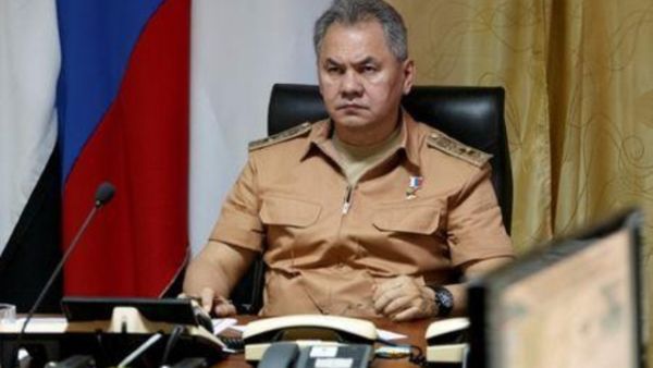 وزير الدفاع الروسي سيرجي شويجو في قاعدة حميميم الروسية
