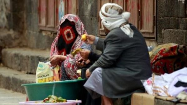 بائع صبار في صنعاء
