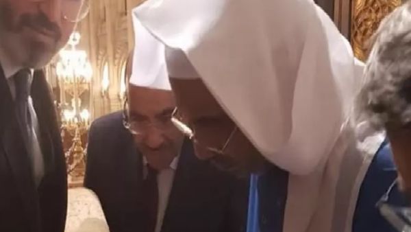 مسؤولان سعوديان كبيران يزوران كنيسا يهوديا في باريس 