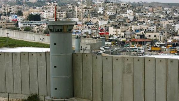 اوروبا تدين بناء جدار الفصل في منطقة مسيحية بالضفة