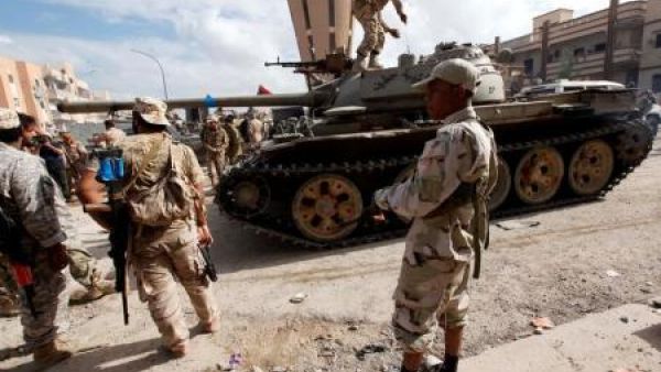 مقاتلون من القوات الموالية للحكومة الليبية التي تدعمها الأمم المتحدة في سرت
