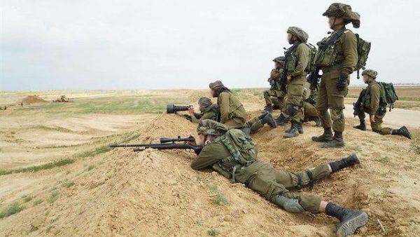 قناصة اسرائيليون على حدود غزة
