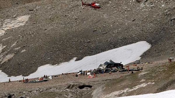 20 قتيلا في حادث تحطم طائرة عسكرية في سويسرا

