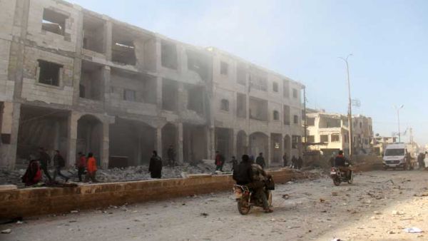 غارات للنظام السوري على مناطق عدة تسفر عن مقتل 13 مدنياً