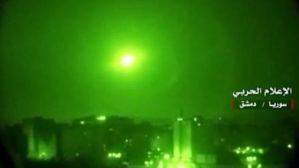 .صورة مأخوذة عن شريط فيديو تهر أنظمة دفاع جوي سورية تعترض صواريه اسرائيلية في الأجواء السورية 10 ايار/مايو 2018
