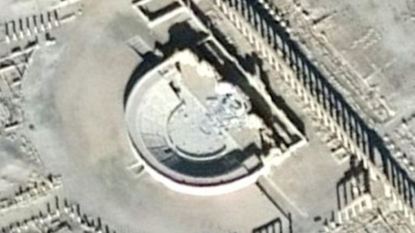 صورة بالاقمار الصناعية مأخوذة في 20 يناير تظهر التدمير الذي لحق بالمسرح الروماني

