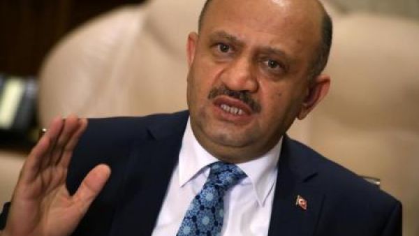 وزير الدفاع التركي فكري إيشق