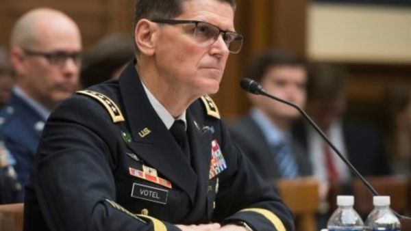 الجنرال جوزف فوتيل قائد القيادة المركزية الاميركية