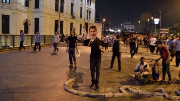 منذ عزل مرسي شنت السلطات الانتقالية حملة قمع لا هوادة فيها بحق انصاره