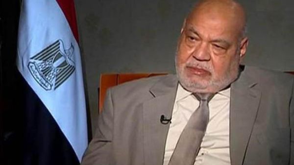 Justice Minister Ahmed Mekki submitted his resignation to President Mohamed Morsi on Sunday. 