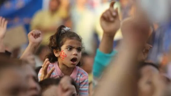 صورة من الاعتصام قبل الاشتباك/أ.ف..ب