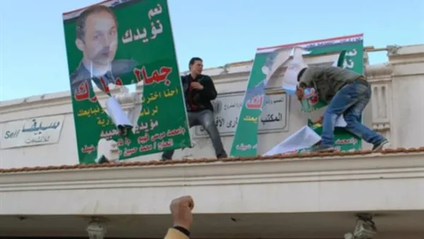 مبارك يطالب ابقائه بشرم الشيخ