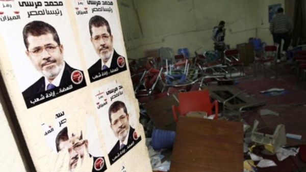 تخريب مقر لحزب العدالة والحرية في القاهرة/أ.ف.ب