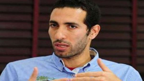 نجم الكرة السابق محمد ابو تريكة 