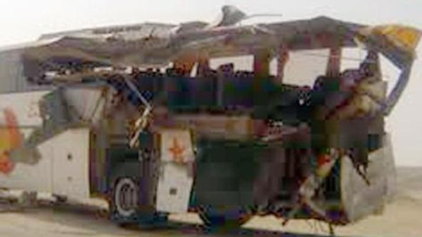 حادث تصادم مأساوي بين مركبة تابعة للقوات المسلحة بسيارة نقل على طريق "العلمين ـ النطرون"