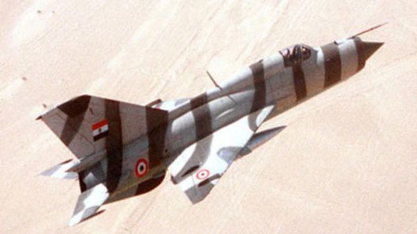  الطائرة العسكرية سقطت بنجع على زيدان في بناحية المدامود شمال الأقصر/ 721 كم جنوب القاهرة/