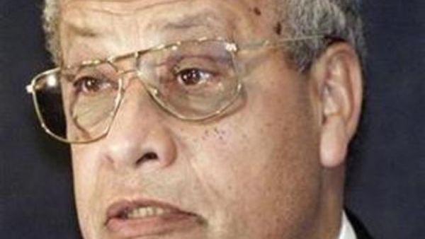  رئيس الوزراء المصري الاسبق عاطف عبيد