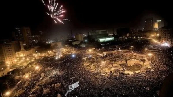 العاب نارية في سماء ميدان التحرير ابتهاجا بتنحي مبارك