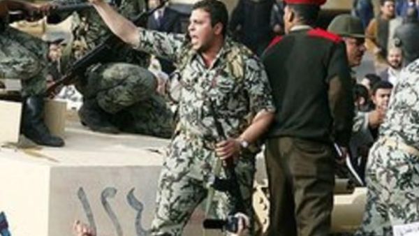 جميع الاعين على الجيش: كيف سيتعامل مع التظاهرات المليونية