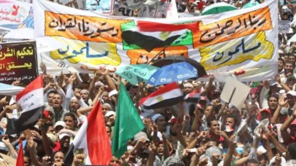 الحركات الإسلامية تتصدر المشهد السياسي في ميدان التحرير