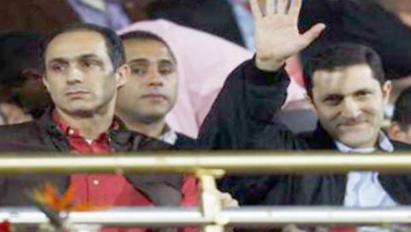 العائلة قيد الاعتقال  العائلة قيد الاعتقال