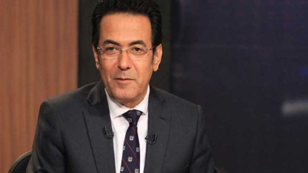 الإعلامي البارز خيري رمضان