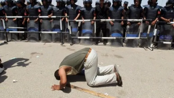 الحكم في قضية قتل المتظاهرين في ثورة 25 يناير جاء صادما لأهالي الشهداء 