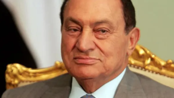 مبارك يرفض الحملات التي يتعرض لها وعائلته واصفا إياها بالظالمة