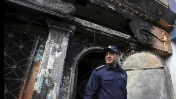 القبض على ثالث متهم في حادث إشعال النيران في ملهى ليلي