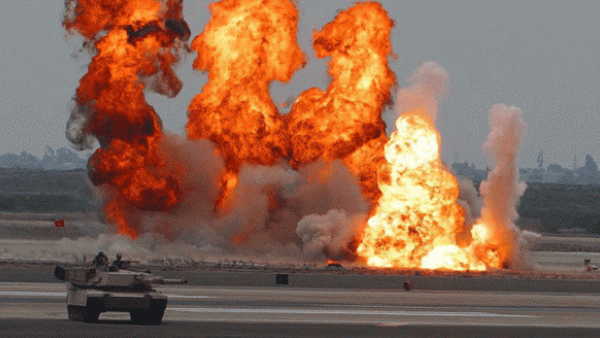 داعش يتبنى تفجير مدرعتين للجيش المصري، مساء الأربعاء، بشمال سيناء