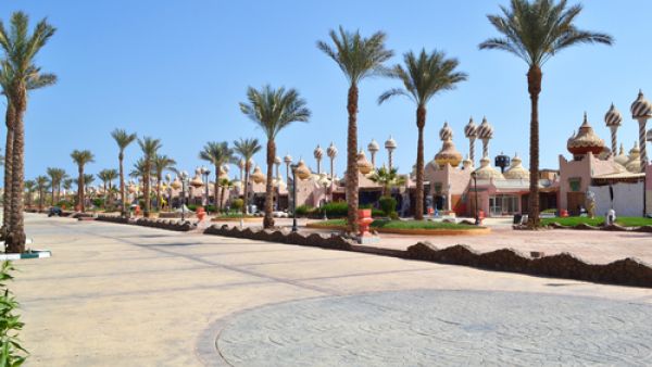 Tourism in Egypt has been struggling since Russia and a number of European countries suspended in late 2015 passenger flights to the popular Egyptian resort of Sharm El-Sheikh. (Shutterstock)