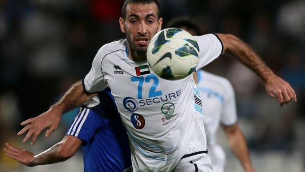 Aboutrika playing for former club Baniyas in 2013 (Karim Jaafar/Al-Watan Doha/AFP)