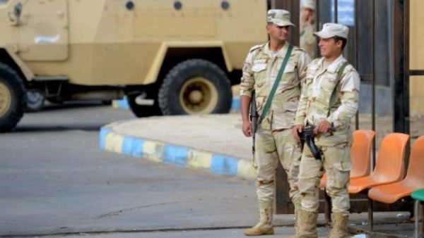 Egyptian soldiers stand guard at a hospital in North Sinai mosque on November 24, 2017. (AFP/ File Photo)