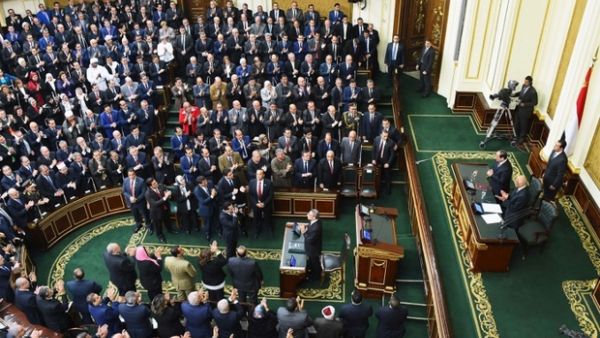  Egyptian parliamentarians welcoming President Sisi (AFP/File Photo)	