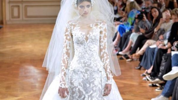 A model presents a creation by Zuhair Murad during the Haute Couture Fall-Winter 2013/2014 collection (AFP PHOTO/MIGUEL MEDINA). 